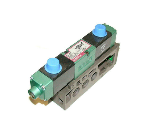 New Numatics  082SS4154  Manifold Solenoid Valve 24 VDC