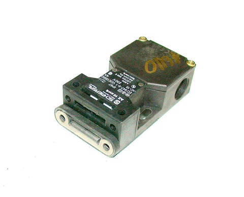 NEW SCHMERSAL  AZ16 ZVRK   INTELOCK SAFETY SWITCH W/ KEY