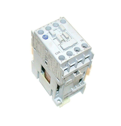 ALLEN BRADLEY 100-C09Z*10  MOTOR STARTER RELAY 24 VDC 9 AMP