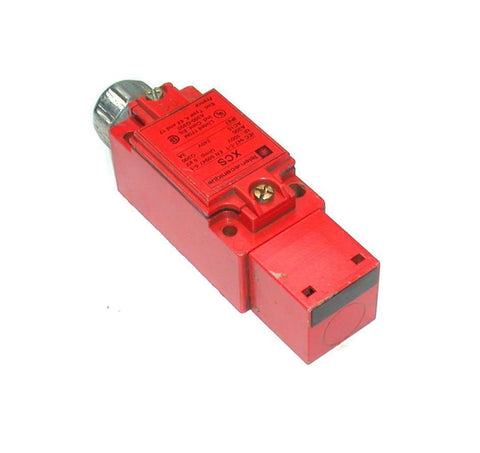TELEMECANIQUE   XCS-A703   INTERLOCK SAFETY SWITCH 240 VAC 3 AMP