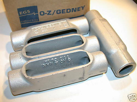 NEW BOX OF 4 O-Z GEDNEY CONDUIT 1 1/4" BODIES C37
