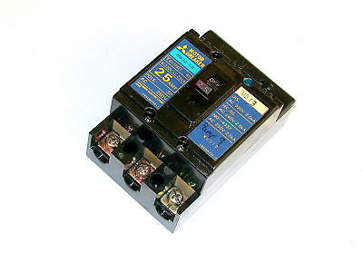 FUJI 2.5 AMP CIRCUIT BREAKER 250 VAC MODEL MB30-CB (4 AVAILABLE)