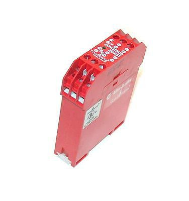 NEW ALLEN BRADLEY GUARDMASTER SAFETY RELAY 24 VAC/DC  MODEL MSR5T