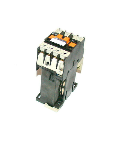 TELEMECANIQUE CONTROL RELAY 10 AMP MODEL CA3DN22 (7 AVAILABLE)