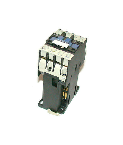 TELEMECANIQUE MOTOR STARTER 18 AMP MODEL LP1D1810 (2 AVAILABLE)
