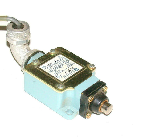 SCHNEIDER AUTOMATION TELEMECANIQUE LIMIT SWITCH AND BODY MODEL ZCK1    ZCK-D10
